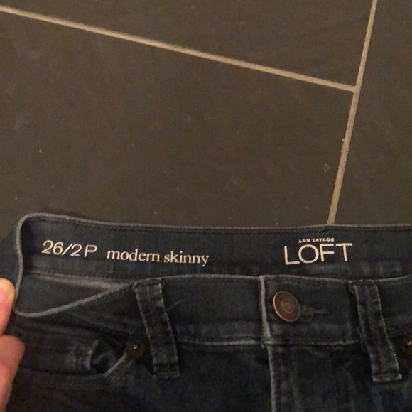 NWOT Dark Wash Loft Modern Skinny Jeans - Picture 2 of 4